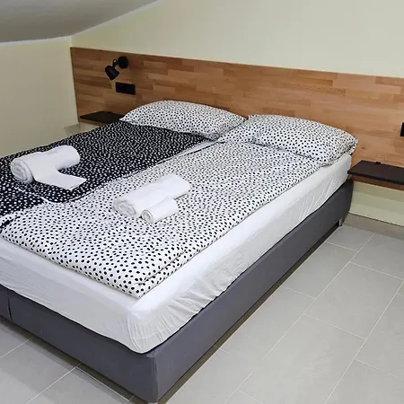 Apartment Kompara